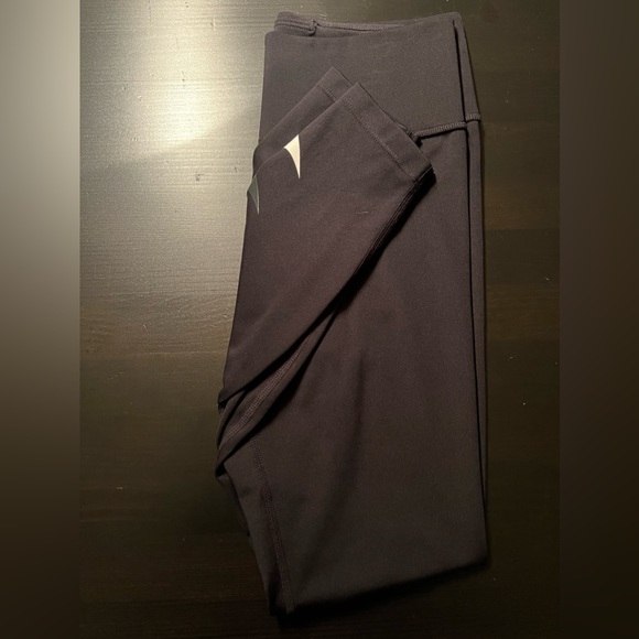 Nike Women’s US Small dri-fit swoosh black leggings - Picture 6 of 10